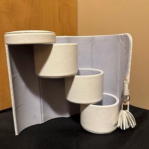 Jewelry case! Perfect for travel, fits alot of jewelry